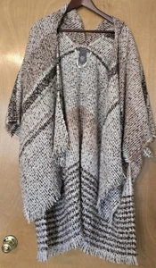 Vince Camuto Short Sleeve Hooded Open Cardigan Poncho Cape Cozy Soft Os - Picture 1 of 15