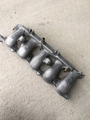 04-12 Volvo OEM Colector de admisión de aluminio, S40 V50 C30 C70 Turbo, 2,5 L 30650184 Foto 1 de 4