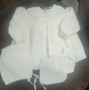 Conjunto de Regalo Recién Nacido Suéter Tejido Italiano, Botines y Sombrero 0-6 Meses Marfil  - Imagen 1 de 11