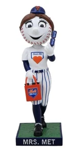 NY METS MRS MET GIVE BACK BOBBLEHEAD SGA 13.08.2025 CITI FIELD - Bild 1 von 2