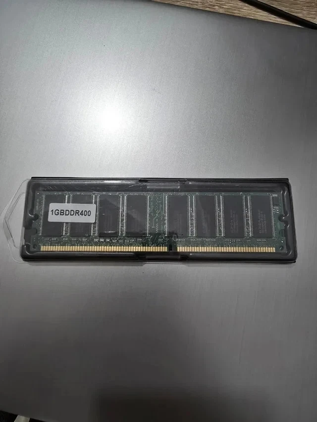 Moduli RAM 1GB DDR 400 MHz PC3200 - Immagine 1 di 1
