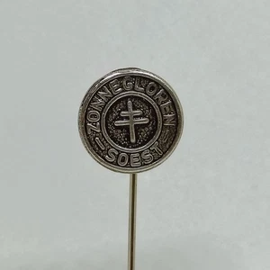 Pin Insignia CRUZ DE LORENA Tuberculosis Sanatorio SOEST Paises Bajos c.1960s - Picture 1 of 3