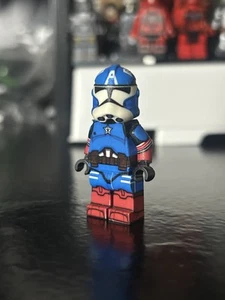 Lego Star Wars AvFigures Exclusive Captain America USA Clone Trooper RARE ๐บ๐ธ - Picture 1 of 2