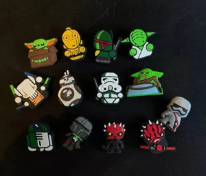 13 Schuh Pins Schuhstecker Shoe Charms für Clogs Crocs STAR WARS SITH YODA - Bild 1 von 4