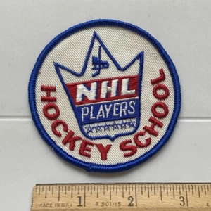 Vintage NHL Players Hockey School Round Embroidered Souvenir Patch Badge - Picture 1 of 3