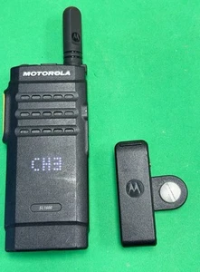 Motorola MOTOTRBO SL1600 UHF Radio 403-470MHz MDH88QCP9JA2AN - Zdjęcie 1 z 7