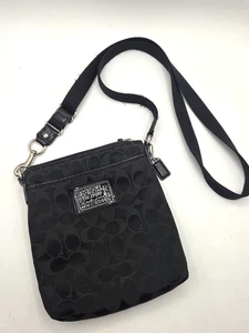 Borsa a tracolla Coach in tela nera firmata papavero patch patentato piccola sottile - Foto 1 di 13