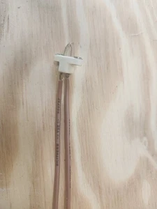 Oval ceramic holder w/ lamp clips -  #993 socket,  G4 base  w/5 1/2" leads - Picture 1 of 3