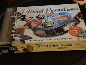 HASBRO TRIVIAL PURSUIT DVD DISNEY EDITION AGE 8 - ADULT CHRISTMAS FAMILY FUN - Picture 1 of 4