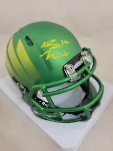 BO NIX SIGNED OREGON DUCKS ALTERNATE SPEED MINI HELMET BECKETT QR - Picture 1 of 4