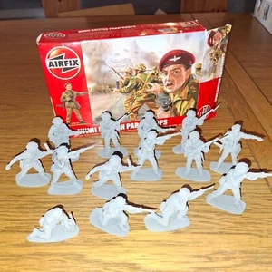 BOX#A02701 AIRFIX 1:32(COMPLETE 14 PCS)UNPAINTED SOLDIER"WW2 BRITISH PARATROOPS" - Picture 1 of 2