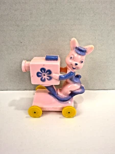 1950's Hard Plastic 4.25 inch Pink Easter Bunny Rabbit Movie Camera on Wheels - Picture 1 of 5