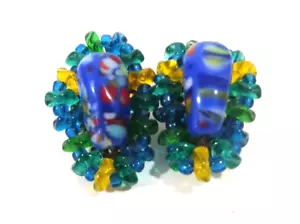 Pendientes gruesos vintage de vidrio confeti azul con cuentas de astillas verdes clip con Alemania - Imagen 1 de 4