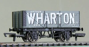 Hornby 7-plank Wharton 3018 R6758 - Picture 1 of 2