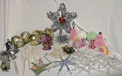 Lote de enfeites de Natal vintage 1950 meados do século moderno plástico mcm 40+ brilhante - Imagem 1 de 4