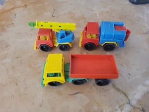 Plastik Spielzeugautos, Arbeitsfahrzeuge, Kran, Müllauto, LKW, 4cm hoch, Vintage - Bild 1 von 3