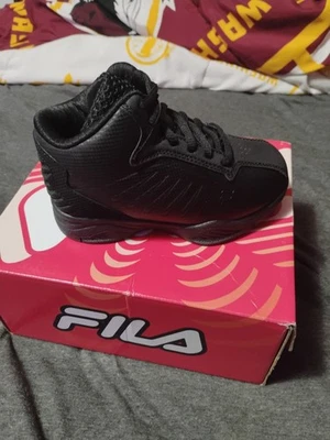 Fila Entrapment 6 Kids Size 9.5 - Image 1 of 4