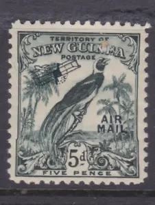 PAPUA NEW GUINEA 1932 5d Green UNDATED BIRD OPT AIR MAIL MINT/MH (QA5) - Picture 1 of 2