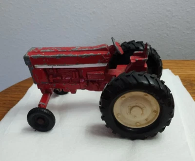 International Harvester Diecast Tractor ERTL 1960 Red White Stripe  3" x 5" x 4" - Image 1 of 4