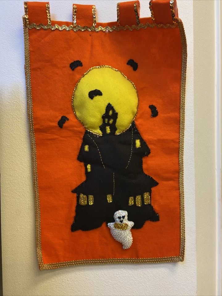 Bucilla ~CASA EMBRUJADA~Fieltro Halloween Pared Colgante Fantasmas Murciélagos Incompleto Foto 1 de 4