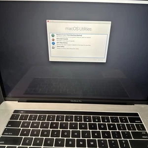 Apple MacBook Pro 13 in 2020 Space Gray/Apple M1 3.2 GHz, 256 GB 8 GB 8-Core - Zdjęcie 1 z 4