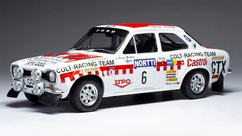Ford Escort Mk1 RS 1600 1000 Lakes Rally 1973 Mikkola-Davenpor 1:18 IXO 18RMC141 - Immagine 1 di 1