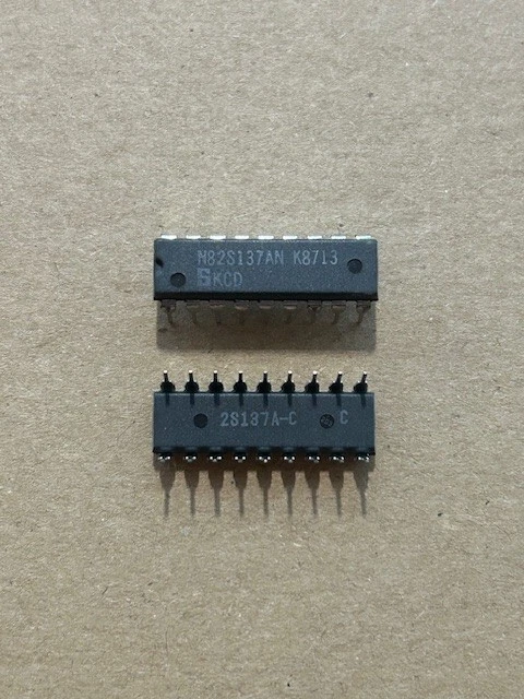 1 Stück Integrierte Schaltung - N82S137AN - Signetics - DIP18 - Vintage - 4K-Bit - Bild 1 von 1