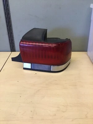 Lincoln Continental 1990 luz trasera lateral del pasajero Foto 1 de 2