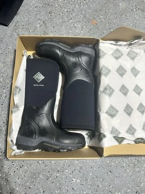 Muck Boots, Lightly Worn - Image 1 of 2