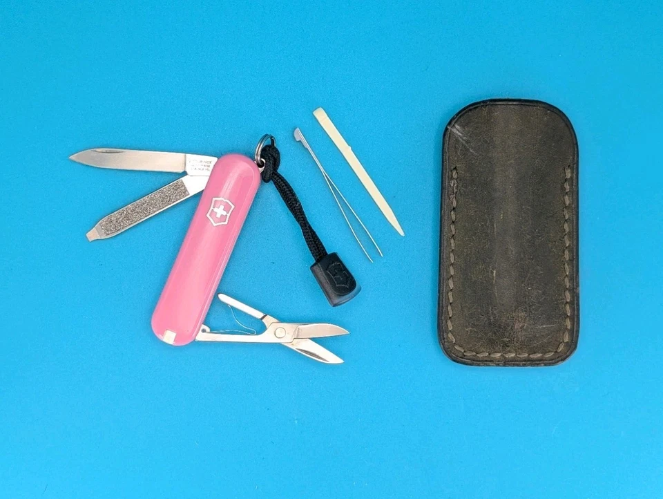 Navaja suiza Victorinox clásica rosa multiherramienta 58 mm, ¡con funda de cuero! Foto 1 de 4