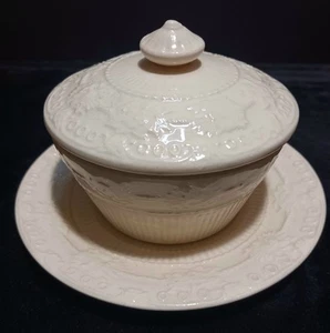 Vintage Moriyama Floral Embossed Uranium Glaze UV Glow Lidded Bowl 5 1/4" plate - Picture 1 of 7