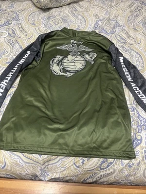 2023 MCM 海军陆战队马拉松模拟领长袖衬衫小号干版绿色 — 第 1/4 张图片