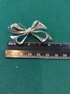 BEAUTIFUL VINTAGE DANECRAFT STERLING SILVER  DOUBLE BOW BROOCH/PIN 13.7 GRAMS  - Picture 1 of 3