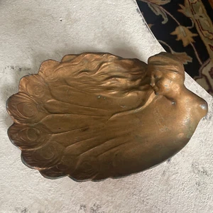 ANTIGUO JENNINGS BROTHERS ART NOUVEAU LADY PLACA ESTATUA DE ARTE PAVO REAL VANITY TRAY - Imagen 1 de 12