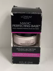 Imprimación facial L'Oreal Magic Perfecting Base mate 0,5 oz/15 ml Studio Secrets 890 - Imagen 1 de 6
