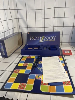 PICTIONARY - The Game of Quick Draw by by Mattel 2006 - (12yrs+) ~ Complete - Image 1 of 4