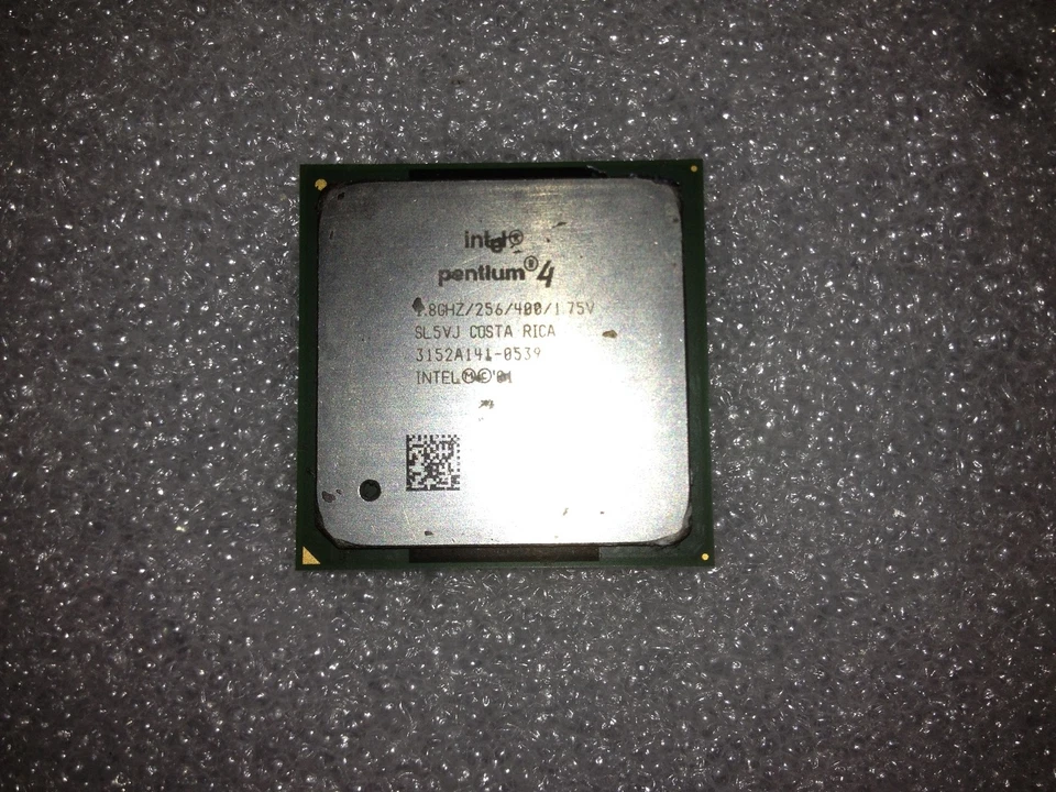 Processore Intel Pentium 4 SL5VJ 1.80GHz 400MHz FSB 256KB Cache Socket PPGA478 - Immagine 1 di 1