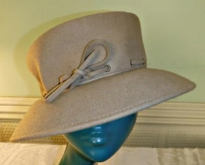 *ACCESORIO SIMPLE CHIC CERVATILLO CAMEL FIELTRO SOMBRERO AUTO ROSCADO BANDA ESTRECHA TALLA S/M - Imagen 1 de 5