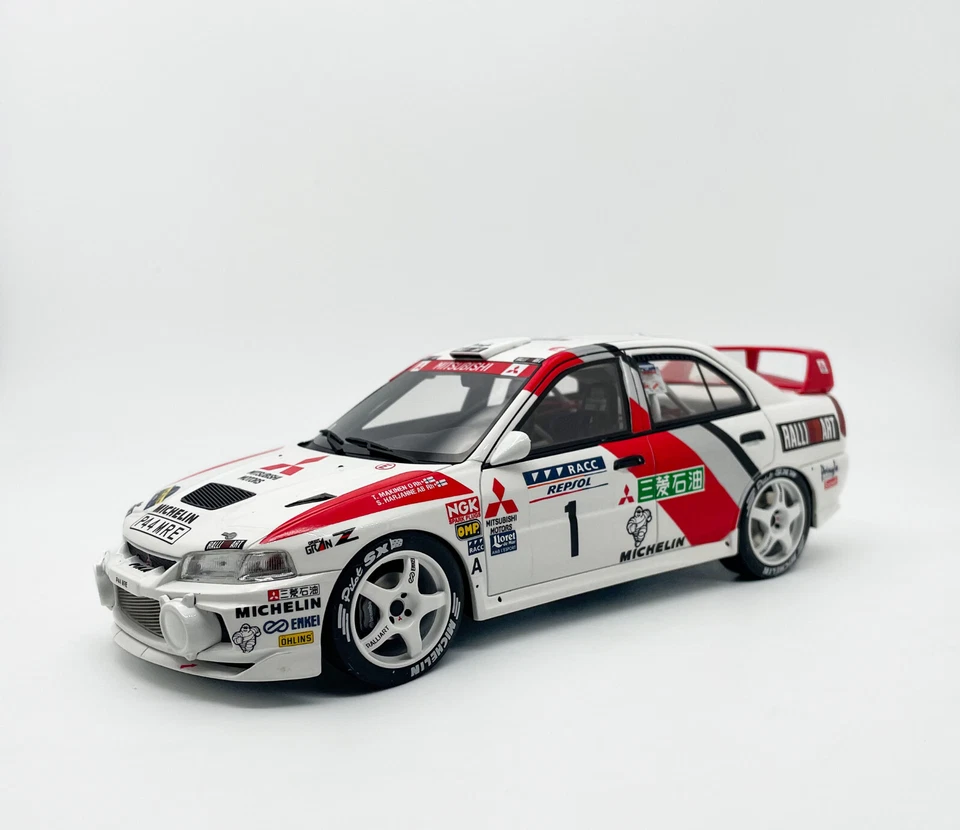 1:18 Otto Mitsubishi Lancer EVO IV OT40 - Photo 1/4