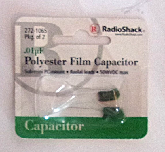 Condensador de película de poliéster Radio Shack #272-1065 .01 pF NUEVO Foto 1 de 1