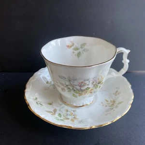 Royal Albert Haworth Teacup & Saucer Bone China Made in England - Bild 1 von 6