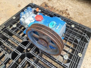 CAT Pump Model 550 5 GPM / 3000 PSI Belt Drive 7 Frame Plunger PD Working Pull - Picture 1 of 21