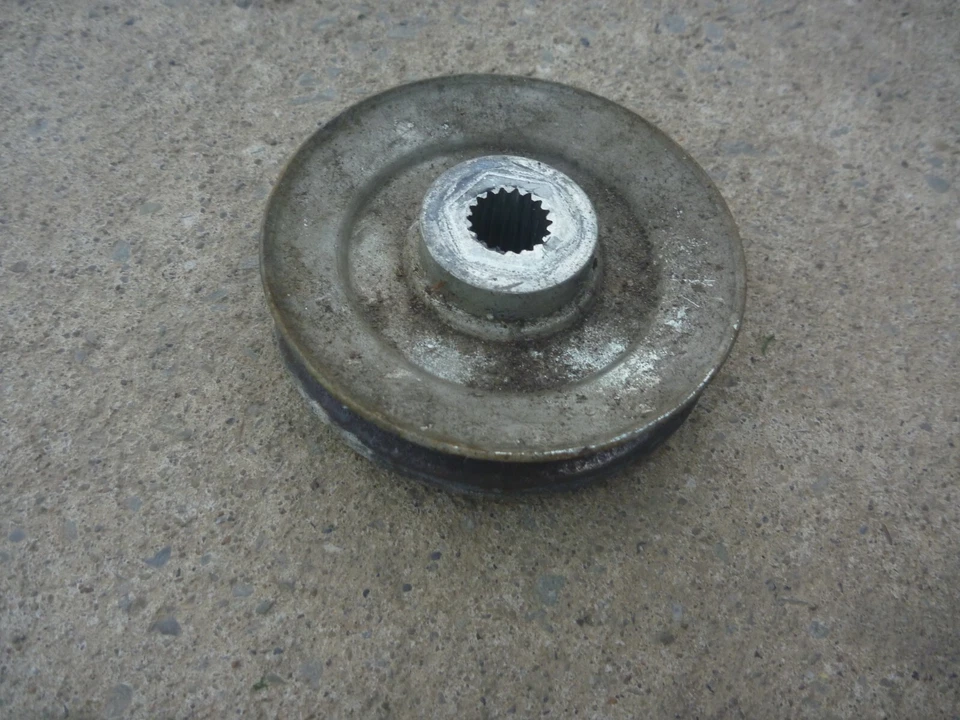 Troy-Bilt Super Bronco Transaxle Drive Pulley TT-1A646025760 - Image 1 of 4