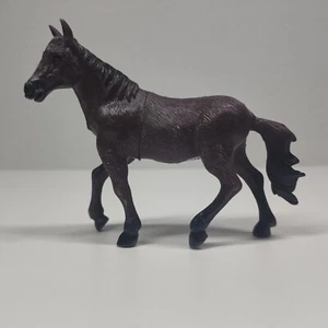 Greenbrier International Cavallo Modellino Marrone Giocattolo 6""L x 4,5""H - Foto 1 di 5