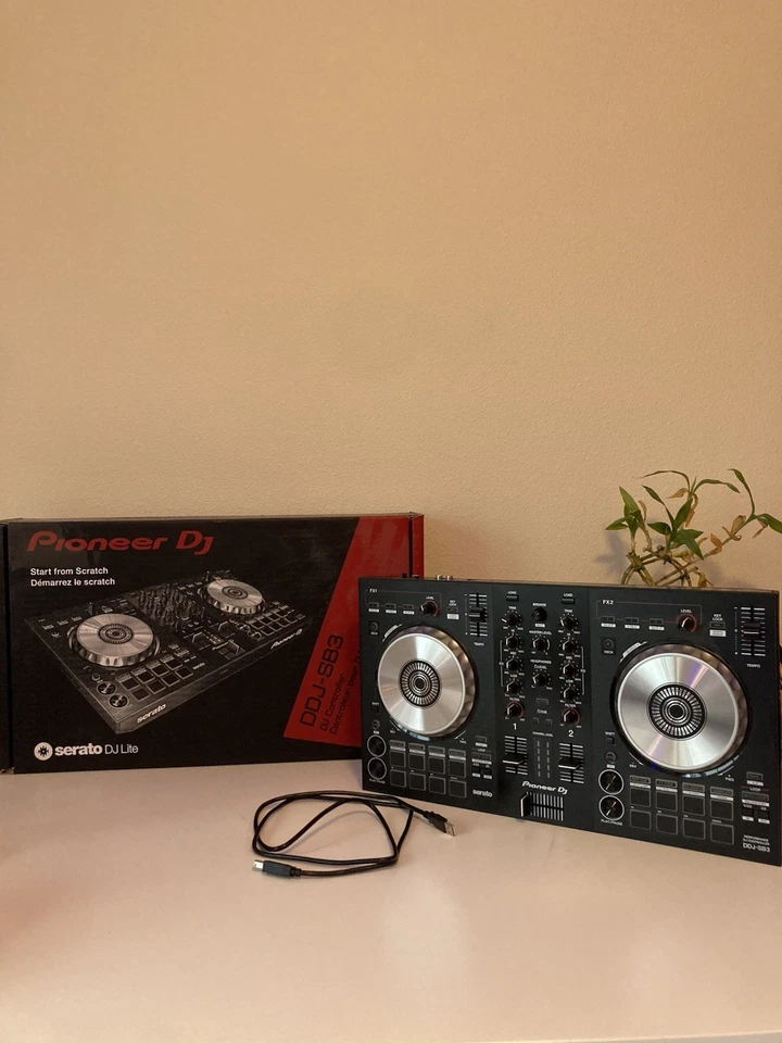 Controlador DJ digital Pioneer DDJ-SB3 Foto 1 de 4