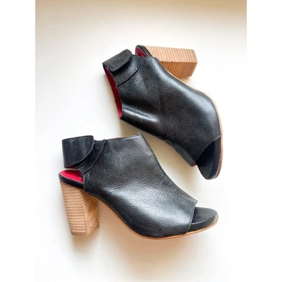 Sandalias Jeffrey Campbell de cuero negro punta abierta talla 9,5 tacón bloque con tira trasera Foto 1 de 4