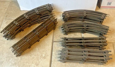 LOT OF39 VINTAGE MARX TRAIN TRACK O SCALE 9" & 11" STRAIGHTS & CURVES - Image 1 of 4
