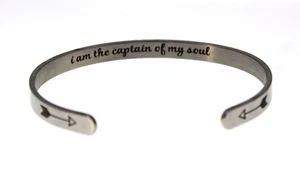 Womens Silver Tone Bracelet Inspirational "I am the captain of my soul" Arrows - Picture 1 of 3