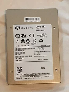 Seagate ST3200FM0033, 3.2TB 2.5" SAS SSD, 1200.2, 12 Gb/s, Endurance 10 DWPD@5y - Bild 1 von 2