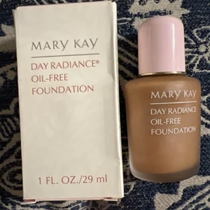 🔥Mary Kay Day Radiance liquid Foundation Oil-Free Bittersweet Bronze New 1 Oz - Picture 1 of 3